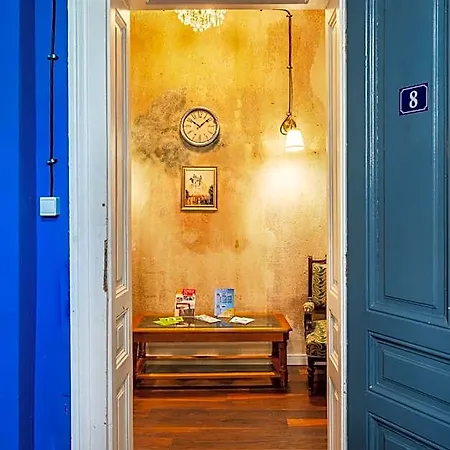 The Bar House Хостел