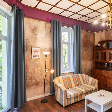 The Bar House * Sofie