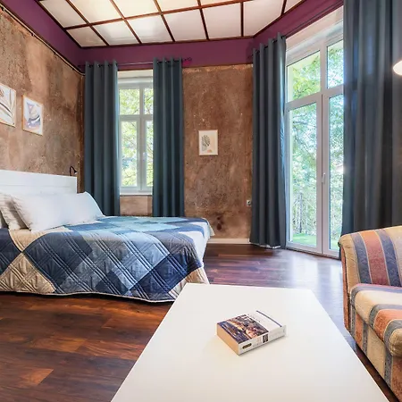 Hostel The Bar House *