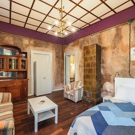 Hostel The Bar House *